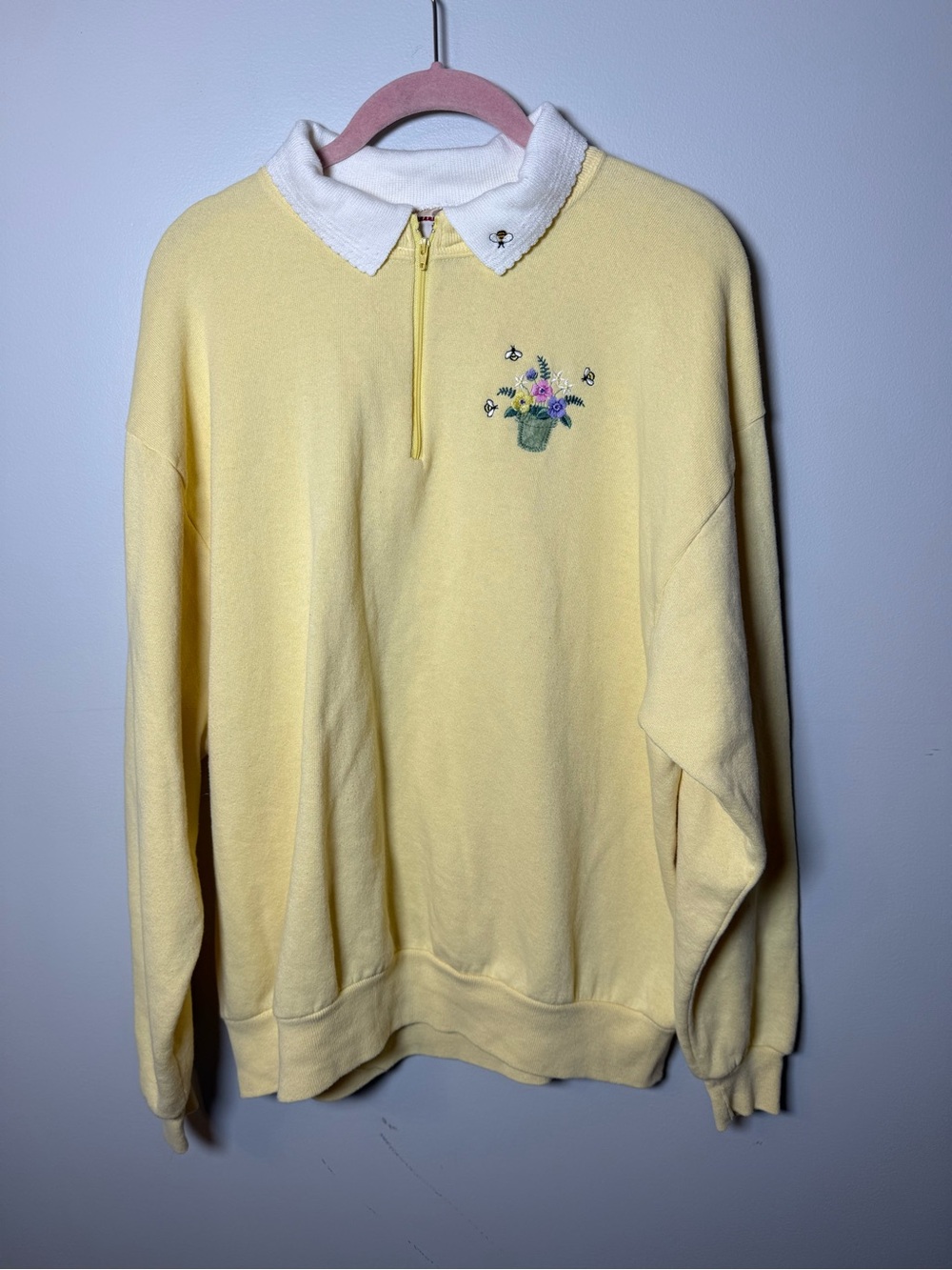 TOP STITCH | Vintage Cottagecore Bee Half Zip Sweatshirt P2P 22”